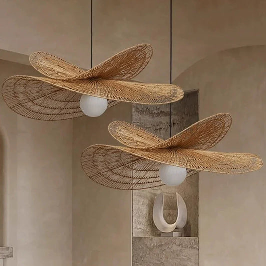 deux suspensions luminaires en rotin