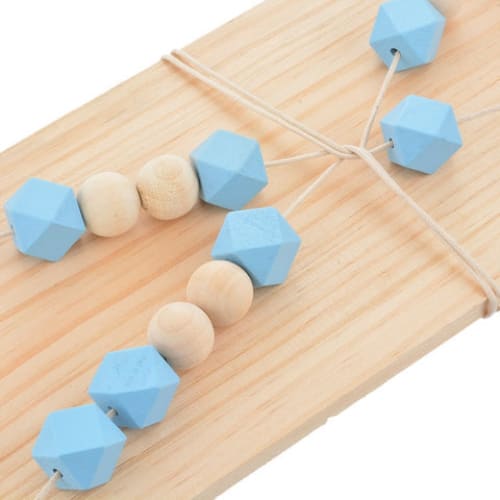 PERLA ~ Etagère murale en bois à perles et pompons